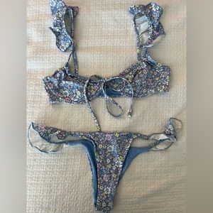 Frankie’s Bikinis Springtime Set Birdie Ruffle Top (S) & Ali Ruffle Bottom (M)